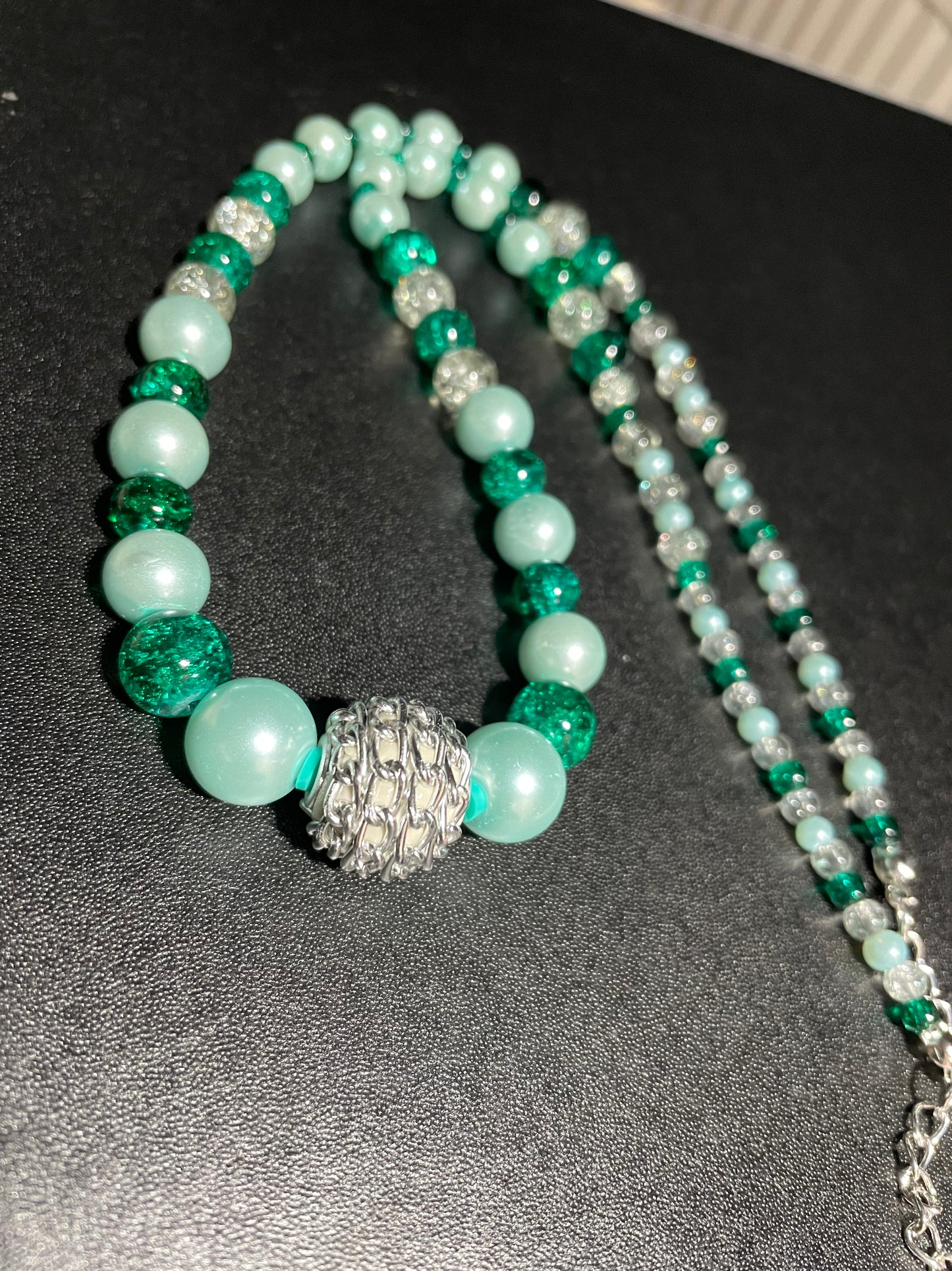 Dark Green Crackle & Pearl Glass Bead Necklace