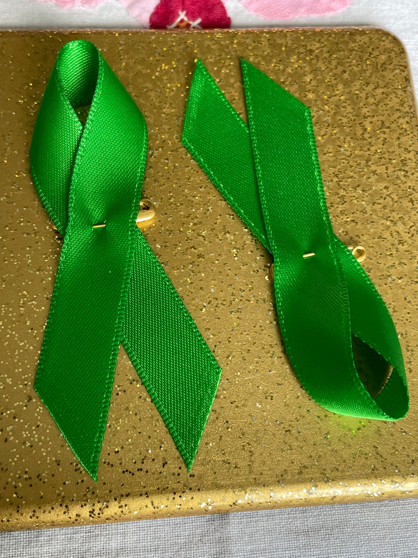 Green Satin Ribbon Pin Brooch