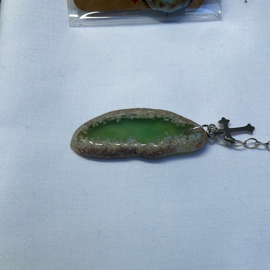 Pale Green Long Agate with 3 dot pressing