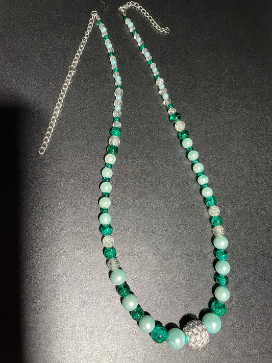 Dark Green Crackle & Pearl Glass Bead Necklace