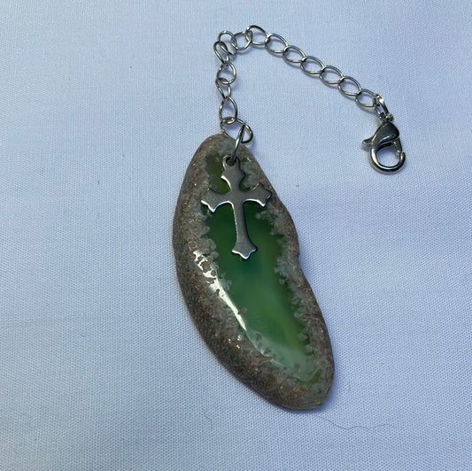 Pale Green Long Agate with 3 dot pressing