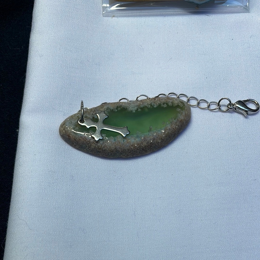 Pale Green Long Agate with 3 dot pressing