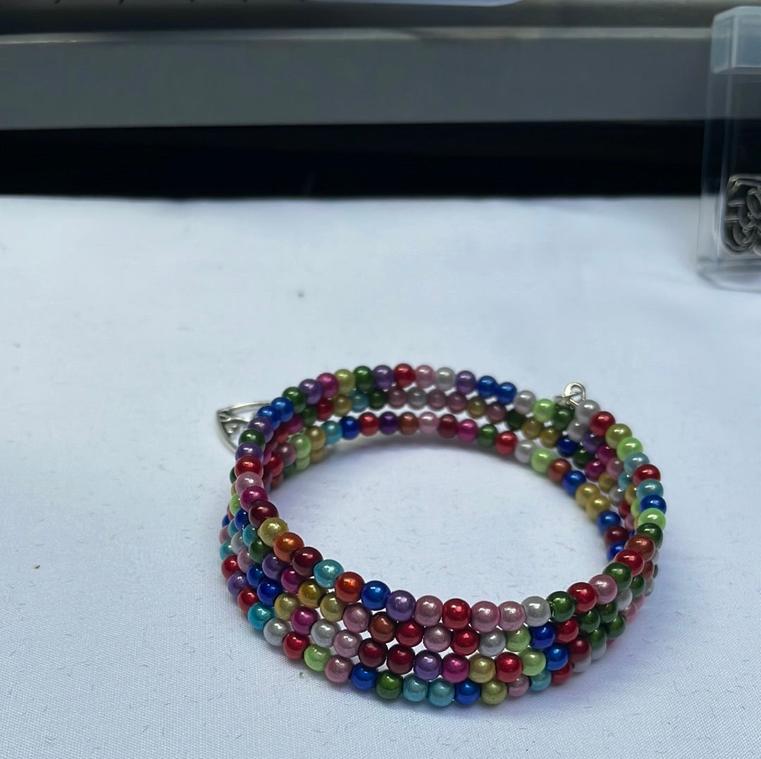 Memory Wire Bracelet with 3D Illusion Beads