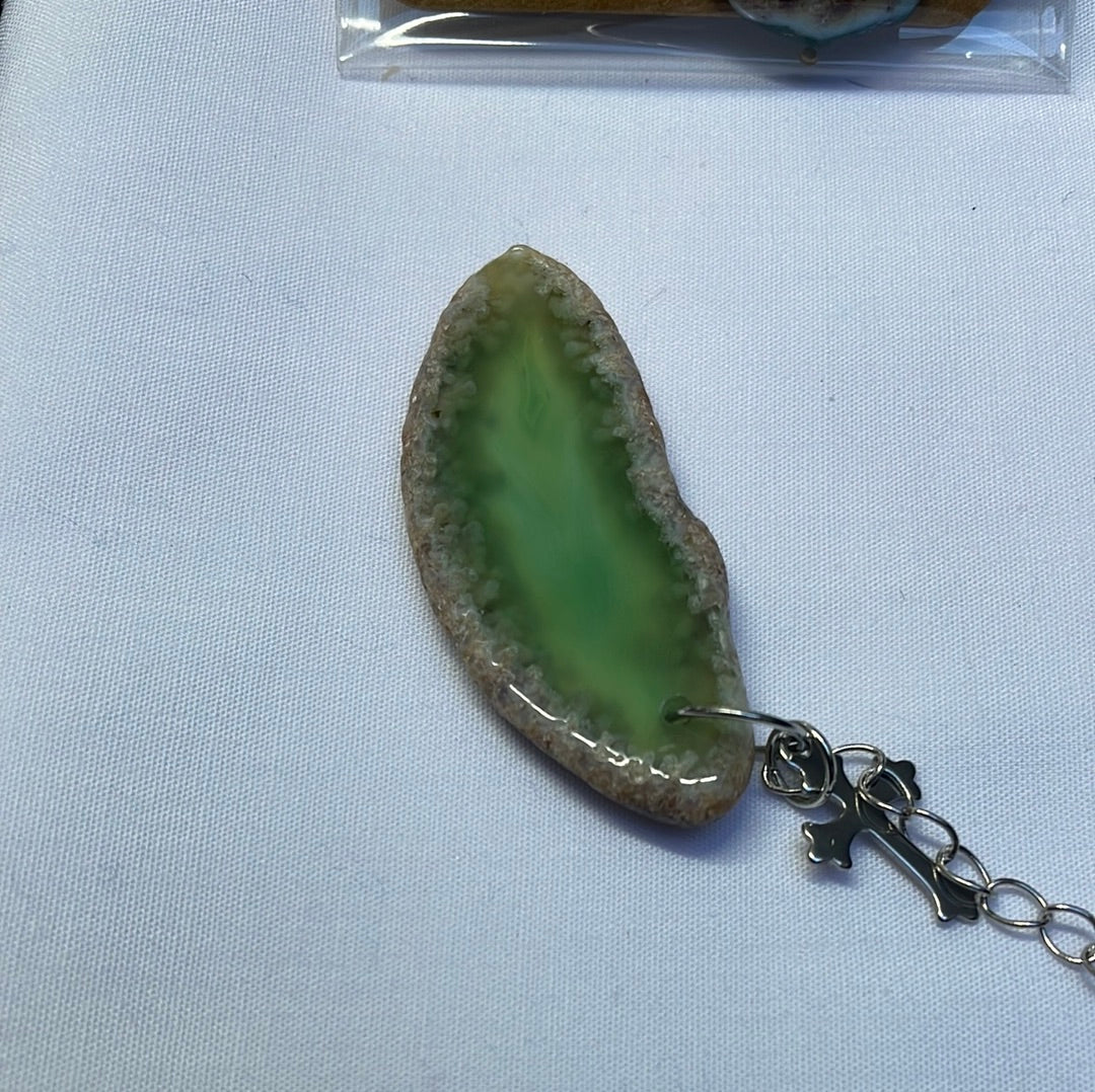 Pale Green Long Agate with 3 dot pressing